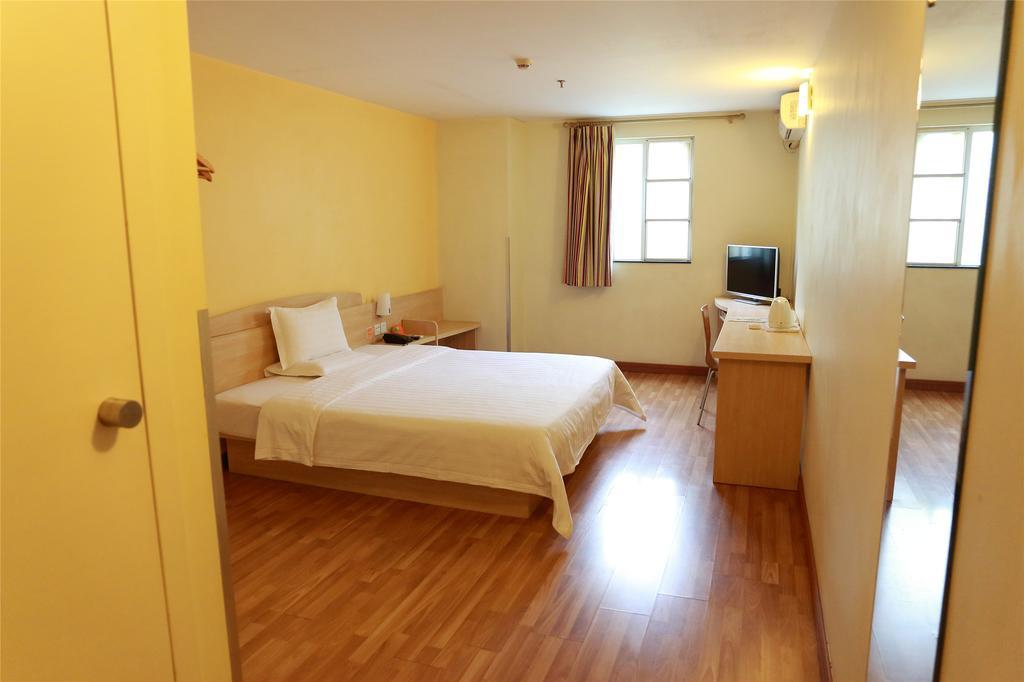 7Days Inn Qingdao Wusi Square Middle Xianggang Road Exterior foto